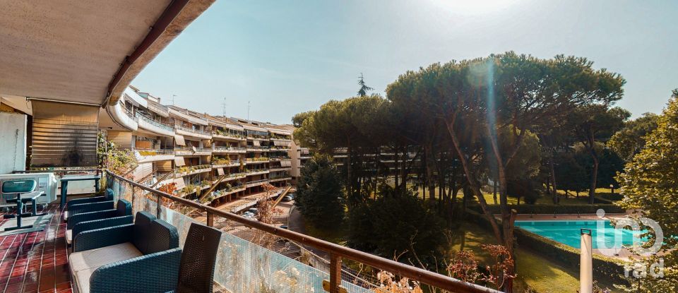 Appartamento 8 locali di 144 m² a Roma (00142)