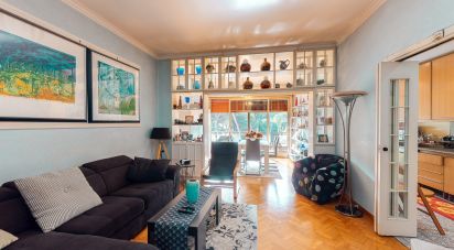 Appartamento 8 locali di 144 m² a Roma (00142)