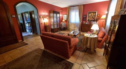 Villa Bifamiliare 14 locali di 1.794 m² in Capua (81043)