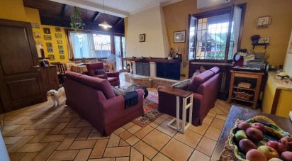 Villa Bifamiliare 14 locali di 1.794 m² in Capua (81043)