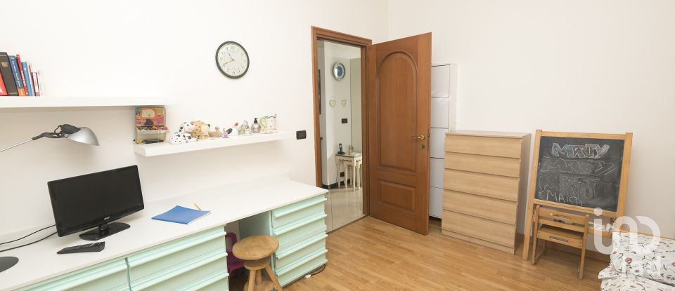 Four-room apartment of 92 m² in Arenzano (16011)