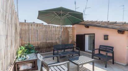 Loft 4 locali di 105 m² a Roma (00187)