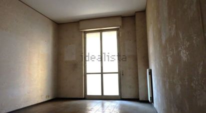 Two-room apartment of 80 m² in Genova (16142)