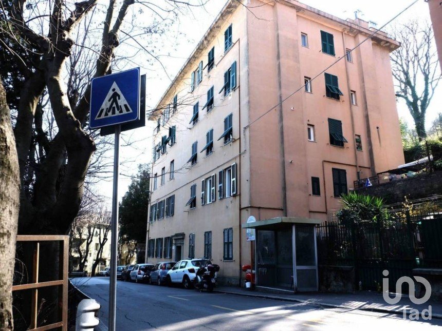 Trilocale di 65 m² a Genova (16137)