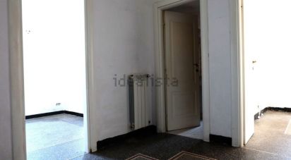 Three-room apartment of 65 m² in Genova (16137)
