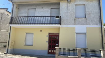 Villa 8 locali di 255 m² in Colonnella (64010)