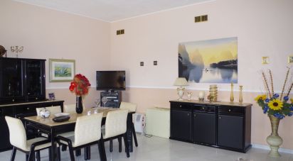 Four-room apartment of 165 m² in Floridia (96014)