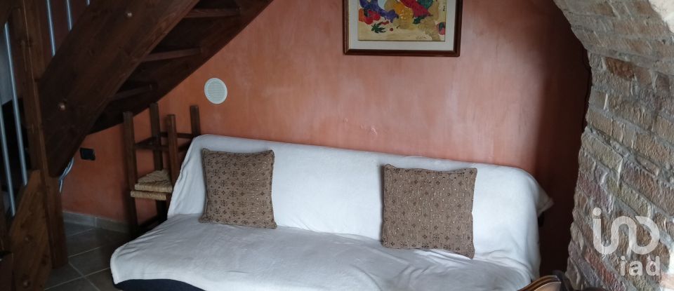 Hotel 2 rooms of 48 m² in Castellalto (64020)