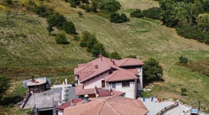 Hotel-ristorante di 1.350 m² in Rocca di Cambio (67047)