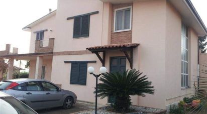 Barge 20 rooms of 420 sq m in Colonnella (64010)