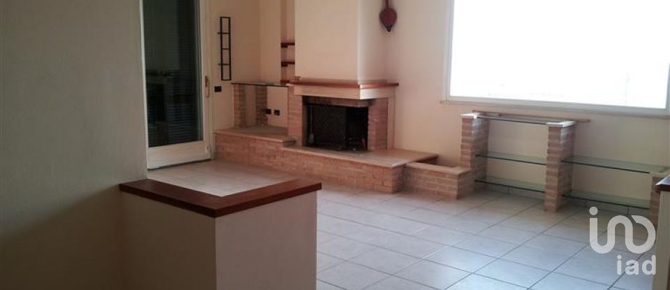 Villa Bifamiliare 20 locali di 420 m² in Colonnella (64010)