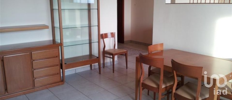 Villa Bifamiliare 20 locali di 420 m² in Colonnella (64010)