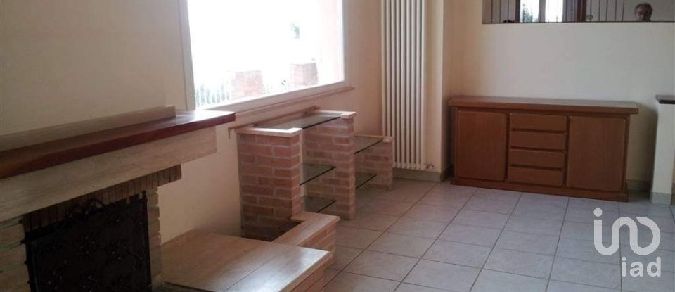 Villa Bifamiliare 20 locali di 420 m² in Colonnella (64010)