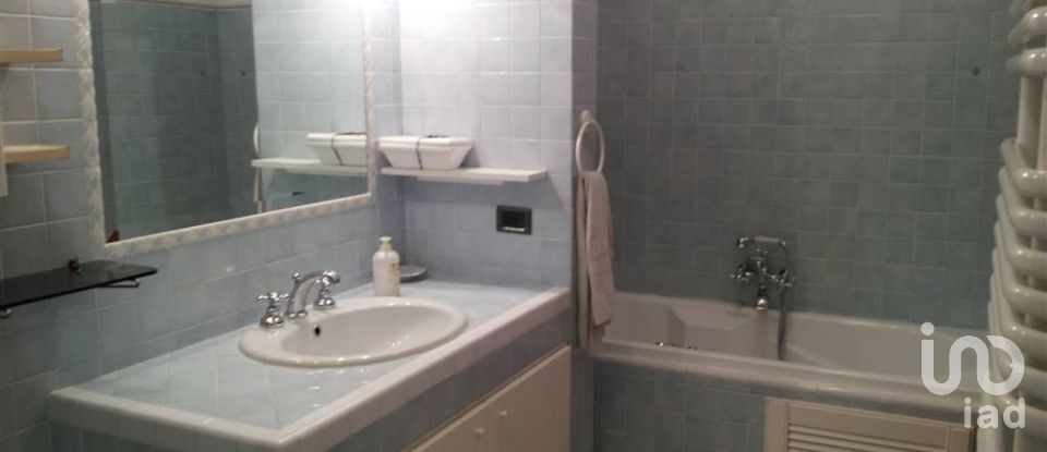 Villa Bifamiliare 20 locali di 420 m² in Colonnella (64010)