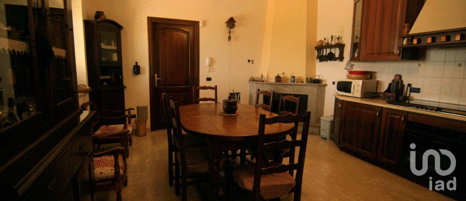 Villa 8 locali di 220 m² in Fossato Serralta (88050)