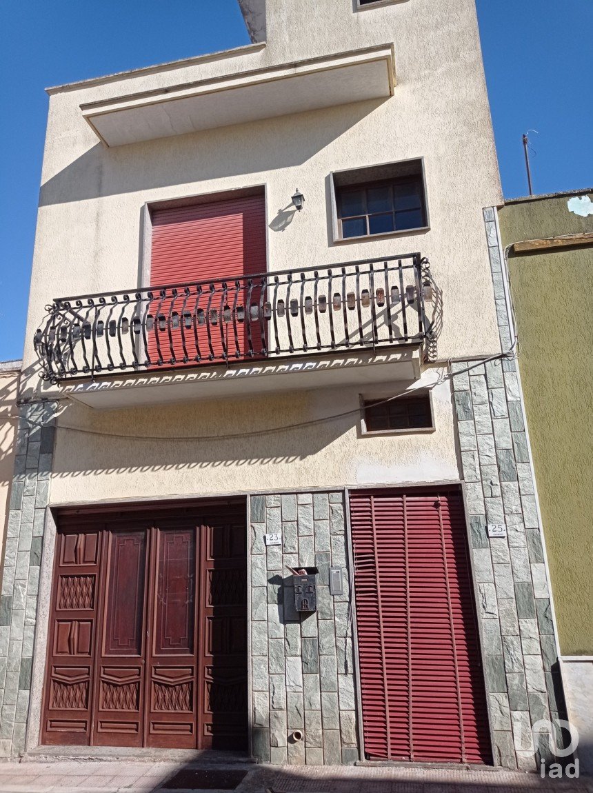 Town house 8 rooms of 142 m² in Neviano (73040)