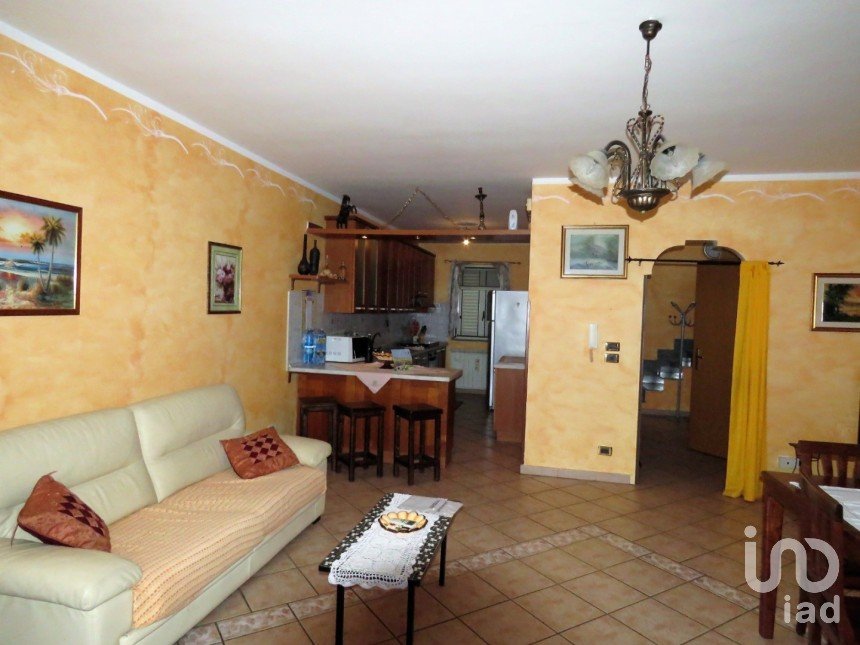 Villa a schiera 7 locali di 180 m² in Falerna (88042)