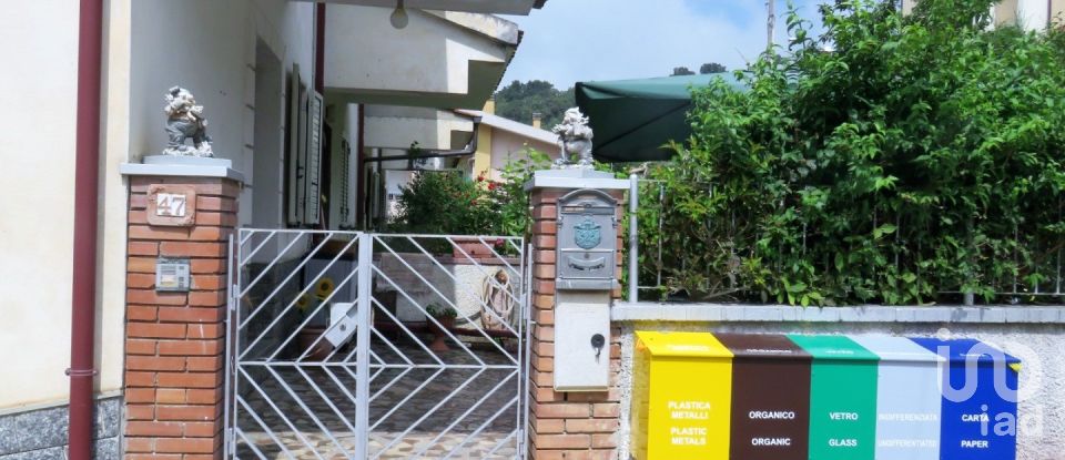 Villa a schiera 7 locali di 180 m² in Falerna (88042)