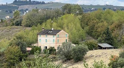Casa indipendente 10 locali di 240 m² in Fermo (63900)