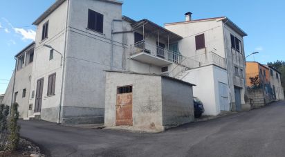 Casa 8 locali di 250 m² in Notaresco (64024)