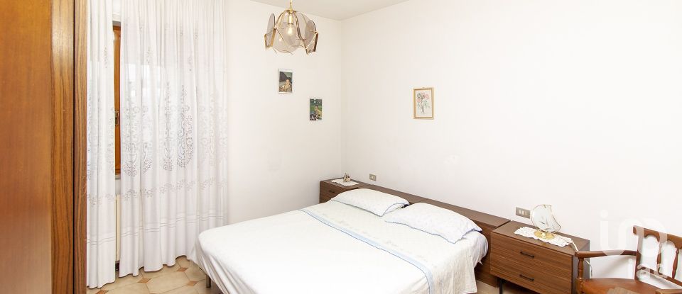 Traditional house 10 rooms of 300 m² in Mosciano Sant'Angelo (64023)