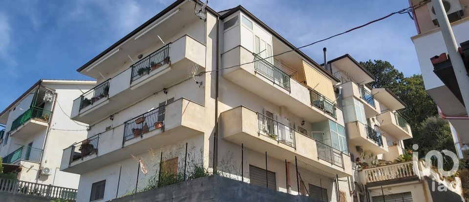 Appartamento 7 locali di 135 m² a Falerna (88042)