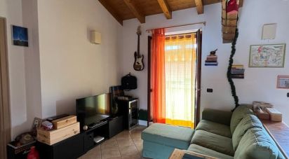 Three-room apartment of 100 sq m in Invorio (28045)
