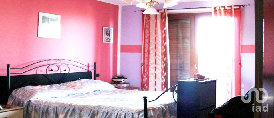 Villa Bifamiliare 13 locali di 300 m² in Stradella (27049)