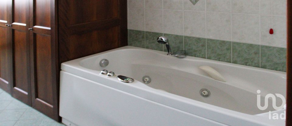 Villa Bifamiliare 13 locali di 300 m² in Stradella (27049)