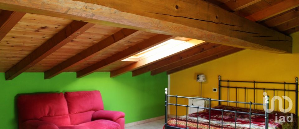 Villa Bifamiliare 13 locali di 300 m² in Stradella (27049)