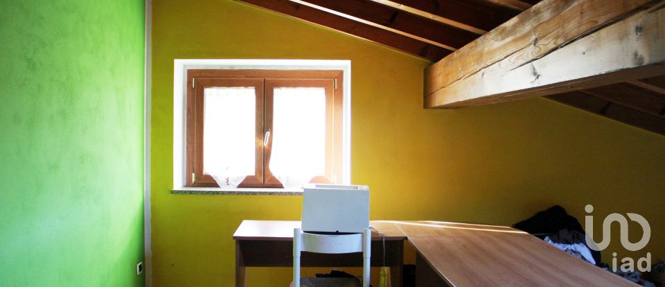 Villa Bifamiliare 13 locali di 300 m² in Stradella (27049)