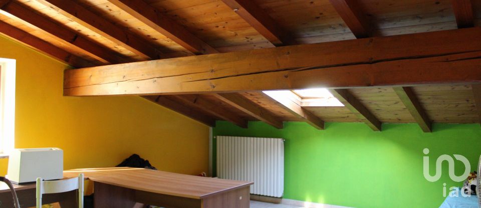 Villa Bifamiliare 13 locali di 300 m² in Stradella (27049)