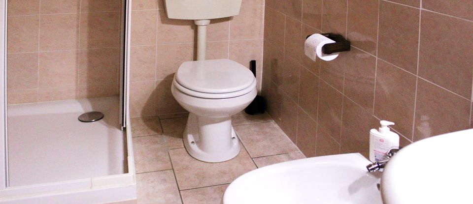 Villa Bifamiliare 13 locali di 300 m² in Stradella (27049)