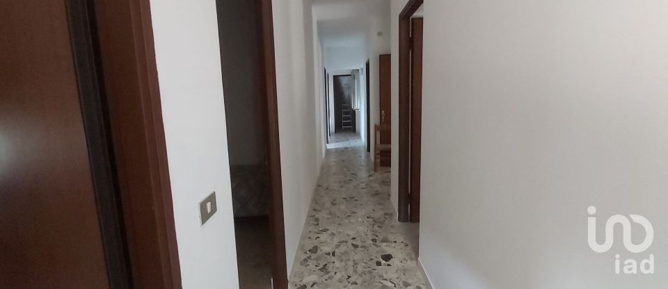 Town house 10 rooms of 280 m² in Amantea (87032)
