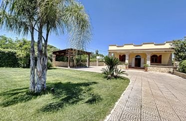 Villa Bifamiliare 14 locali di 244 m² in San Vito dei Normanni (72019)