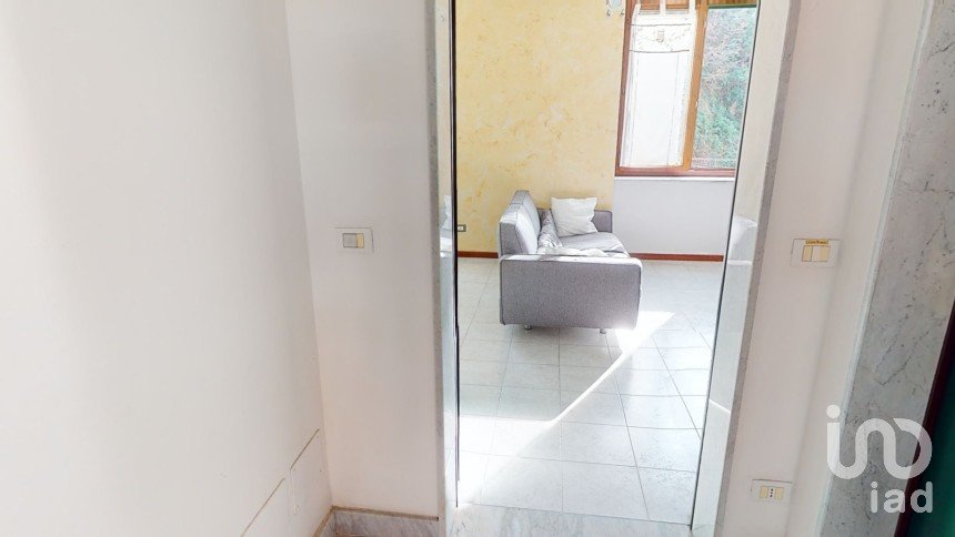 Two-room apartment of 50 m² in Genova (16158)