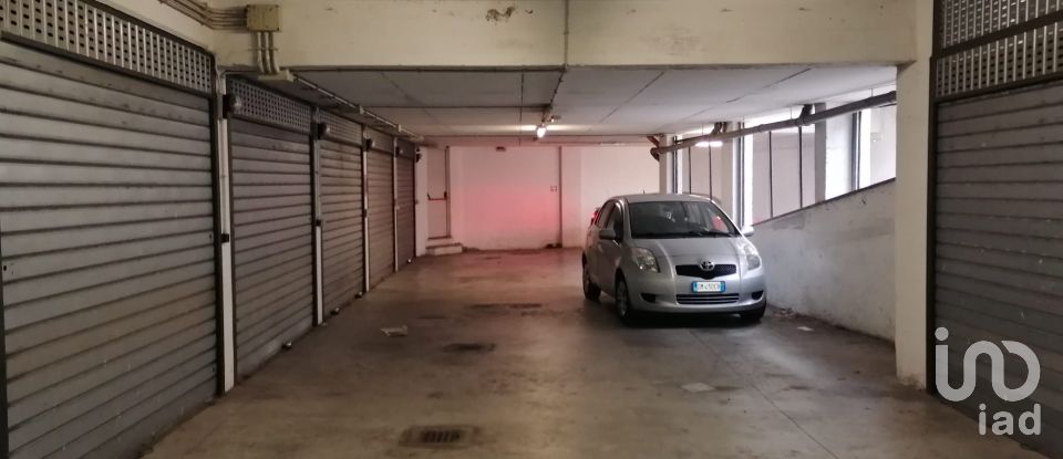 Parking of 50 m² in Roma (00173)