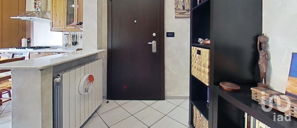 Three-room apartment of 82 m² in Genova (16154)
