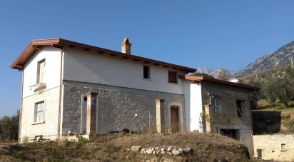 Casa indipendente 11 locali di 240 m² in San Lorenzello (82030)