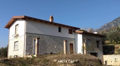Town house 11 rooms of 240 sq m in San Lorenzello (82030)