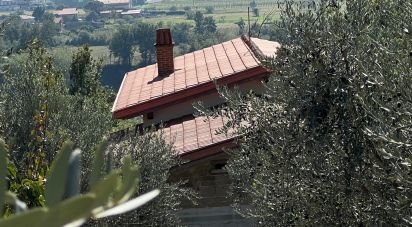 Casa indipendente 11 locali di 240 m² in San Lorenzello (82030)