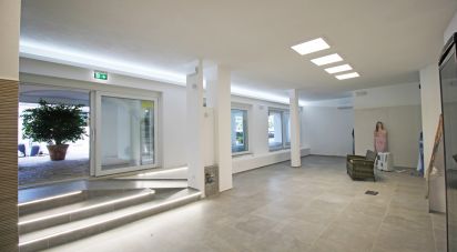 Negozio / locale commerciale di 85 m² in Arzachena (07021)