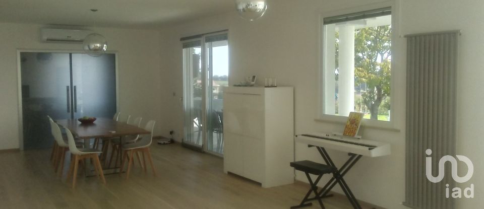 Villa Bifamiliare 23 locali di 800 m² in Roseto degli Abruzzi (64026)