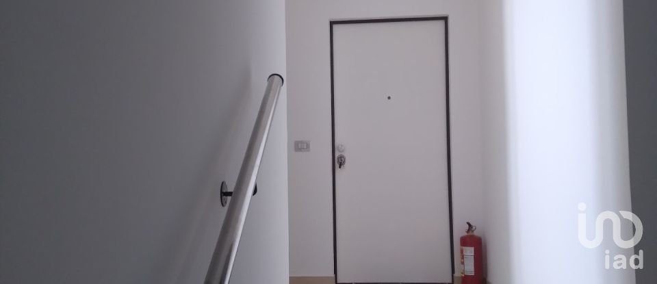 Villa Bifamiliare 23 locali di 800 m² in Roseto degli Abruzzi (64026)