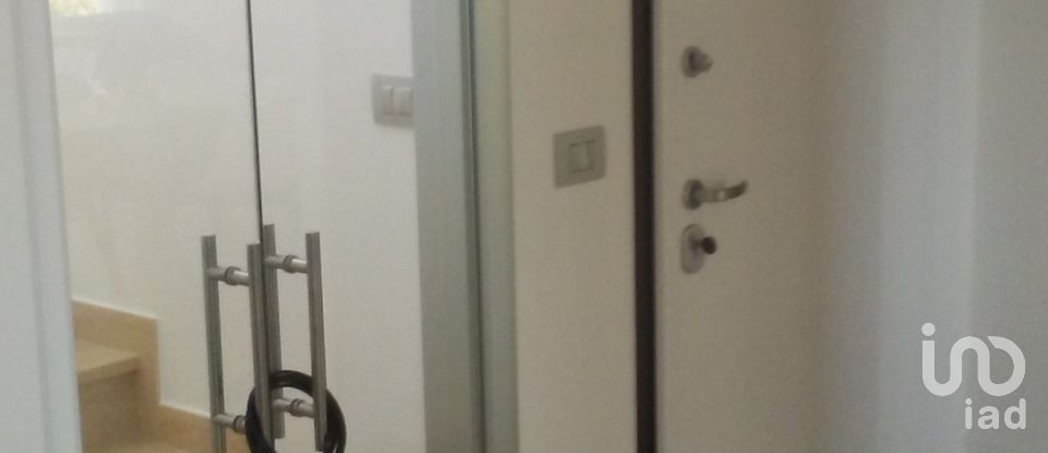 Villa Bifamiliare 23 locali di 800 m² in Roseto degli Abruzzi (64026)