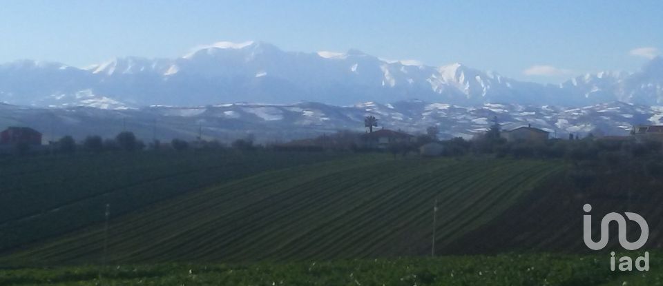 Villa Bifamiliare 23 locali di 800 m² in Roseto degli Abruzzi (64026)