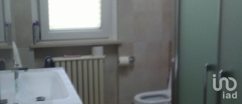 Villa Bifamiliare 23 locali di 800 m² in Roseto degli Abruzzi (64026)