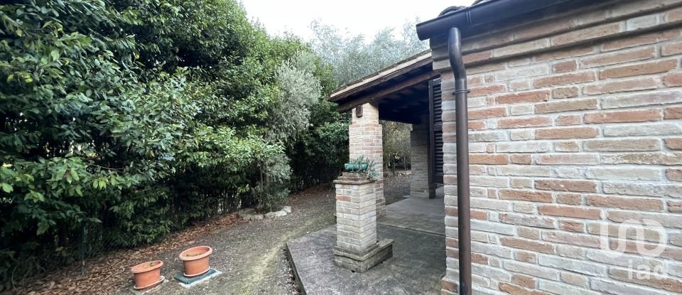 Casa indipendente / Villa 10 locali di 240 m² in - (63832)