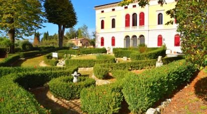 House/villa 26 rooms of 1,047 sq m in Siena (53100)