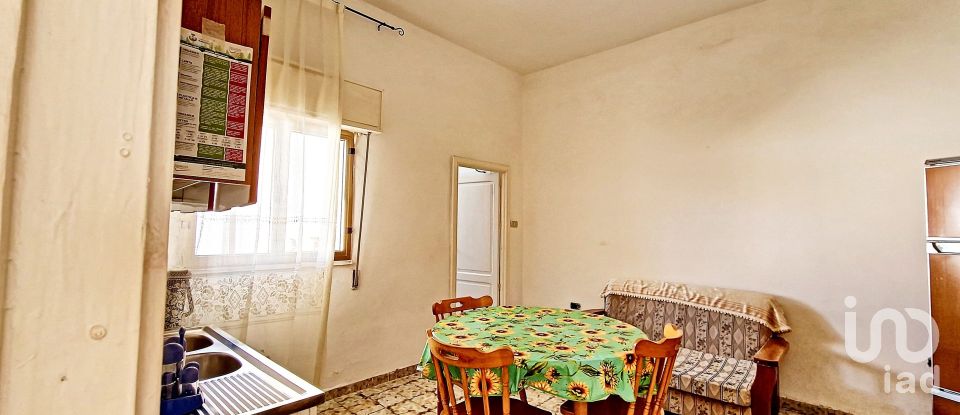 Town house 5 rooms of 96 m² in Manduria (74024)
